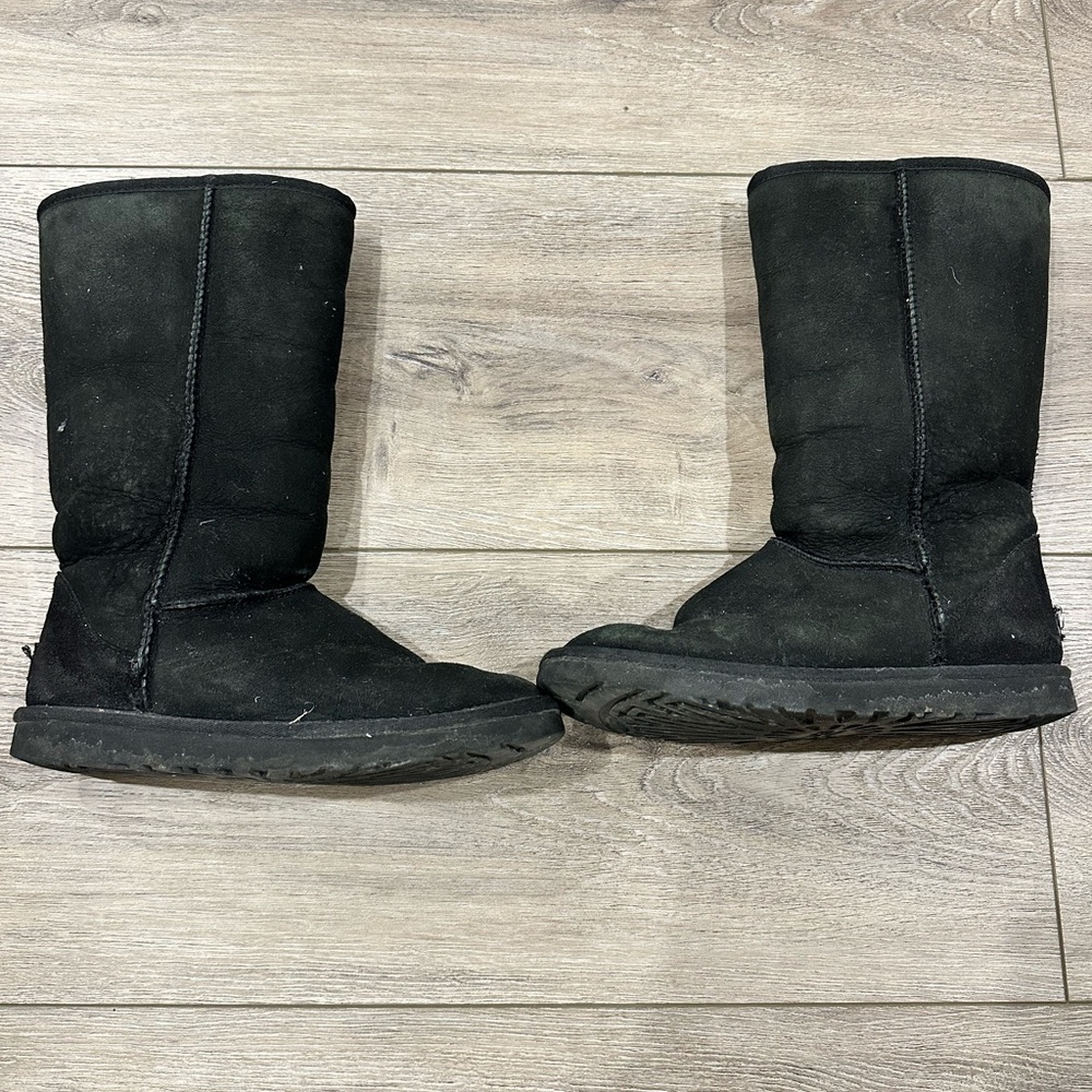 UGG Classic Tall Boot in Black